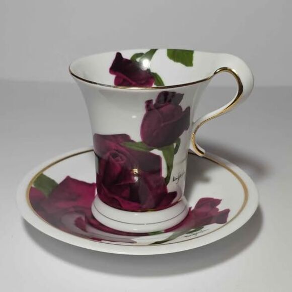 Naremoa Teacup and Saucer Roses - Picture 2 of 9